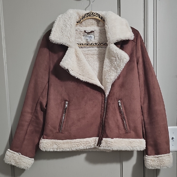 Charlotte Russe Jackets & Blazers - Charlotte Russe Suede Faux Fur Jacket